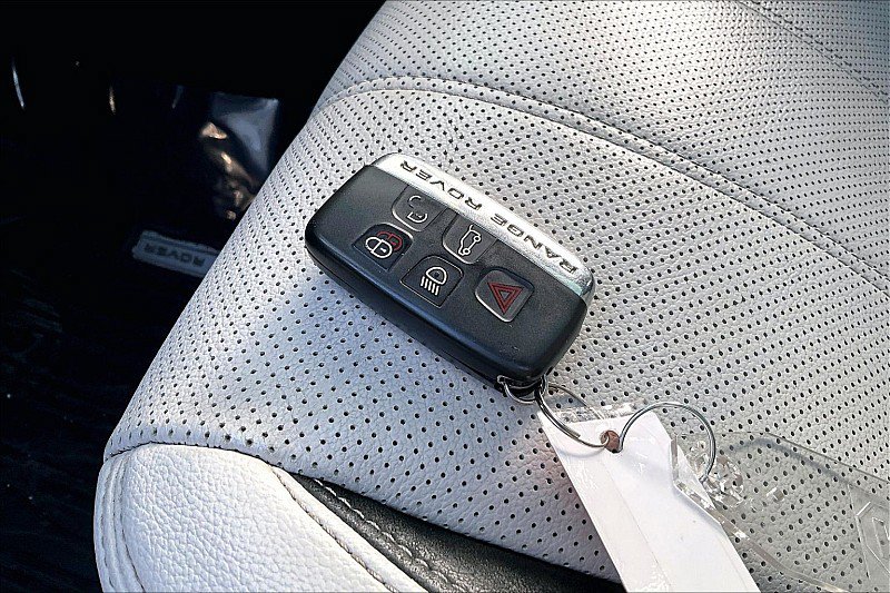 Used 2020 Land Rover Range Rover Velar R-Dynamic S AWD/4WD image 8