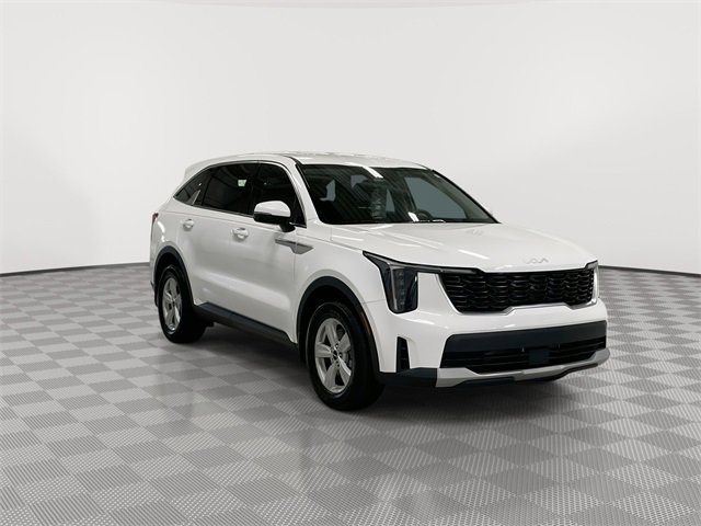 Used 2025 Kia Sorento LX image 13