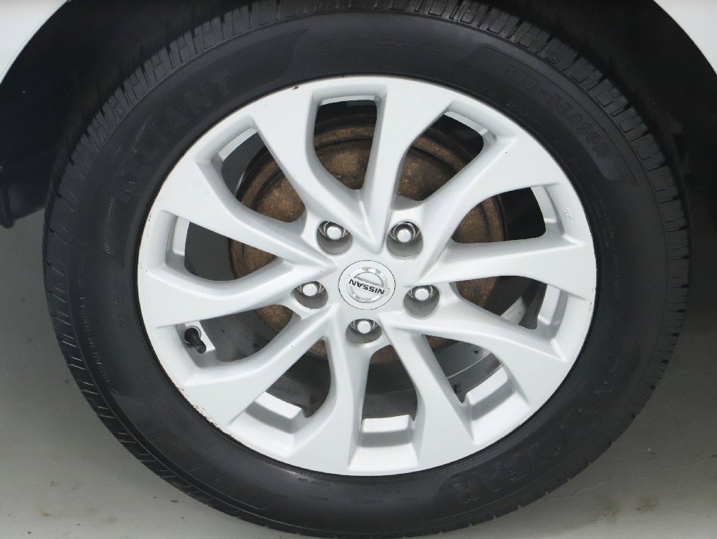 Certified 2019 Nissan Sentra SV FWD image 13