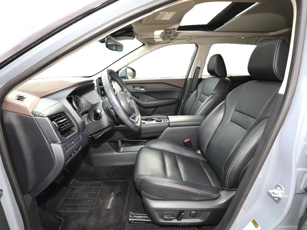 Used 2023 Nissan Rogue SL w/ SL Premium Package image 14