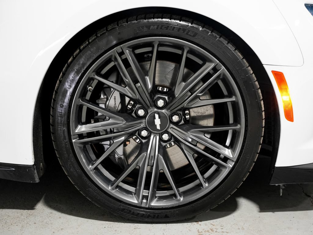 Used 2018 Chevrolet Camaro ZL1 RWD image 35
