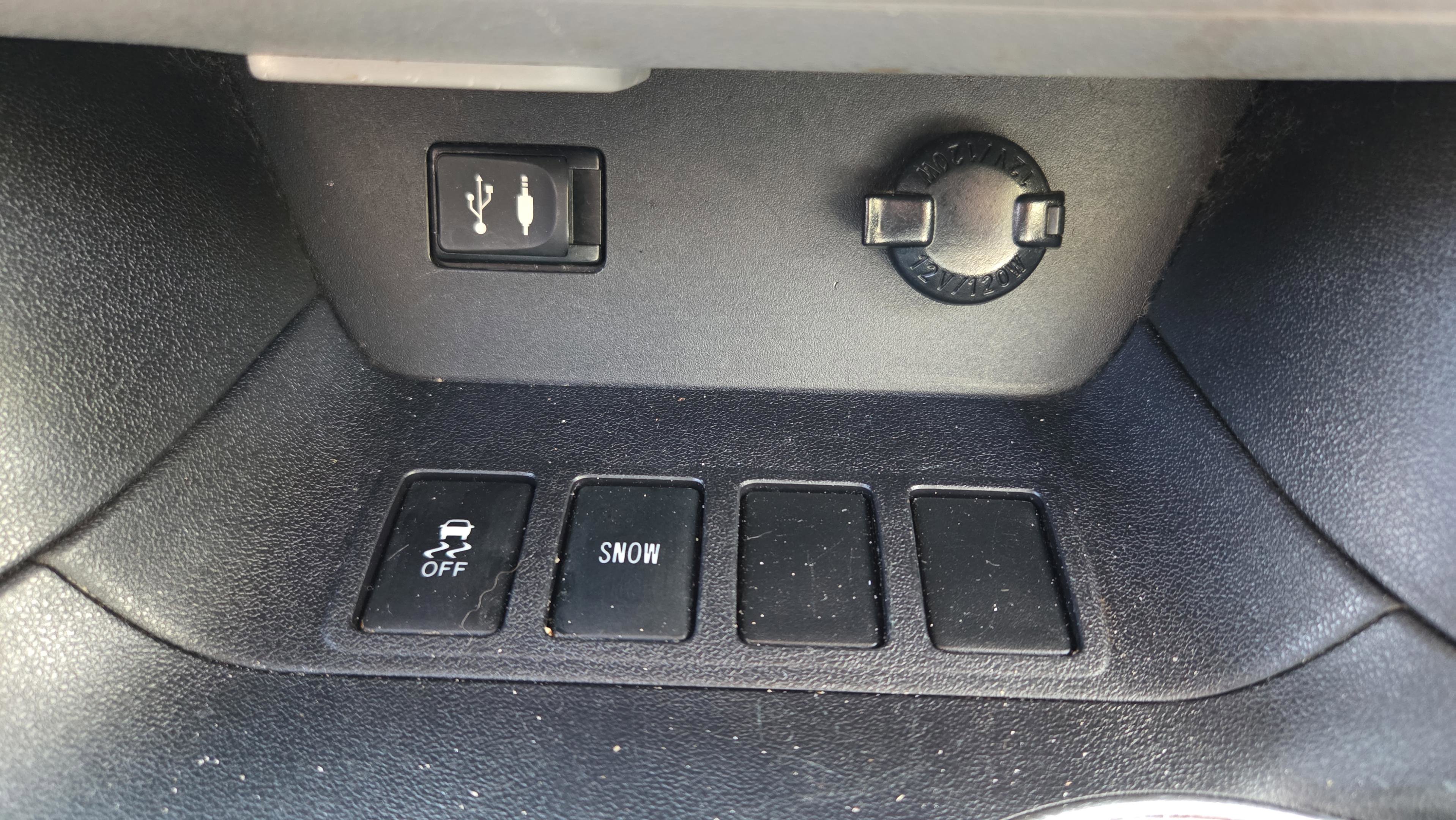 Used 2015 Toyota Highlander Plus image 25