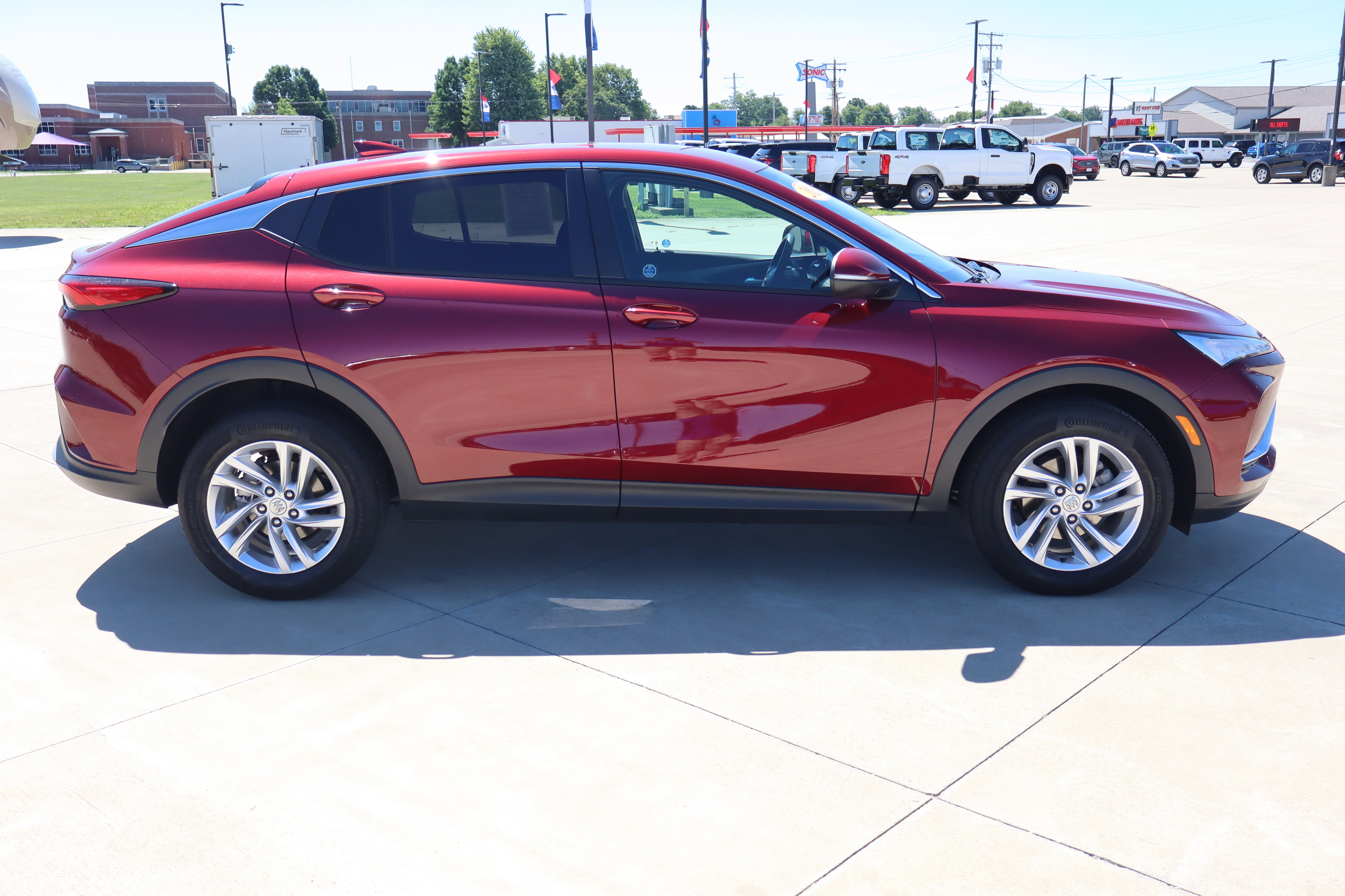 Used 2024 Buick Envista Preferred w/ Convenience II Package FWD image 4
