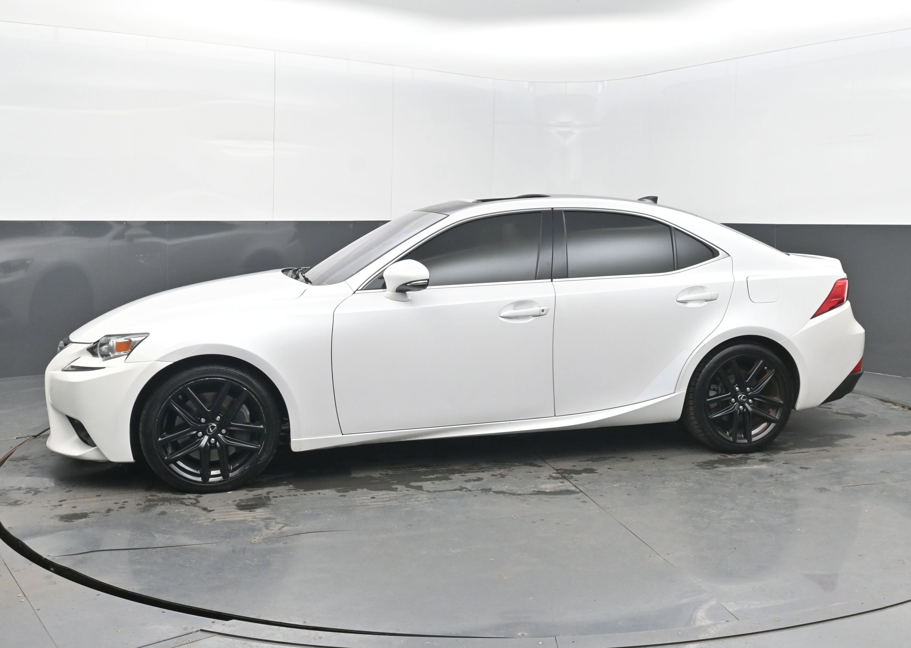 Used 2016 Lexus IS 200t image 5