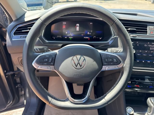 Used 2023 Volkswagen Tiguan SE w/ Panoramic Sunroof Package FWD image 12