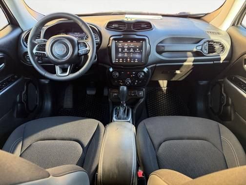 Used 2023 Jeep Renegade Altitude AWD/4WD image 1