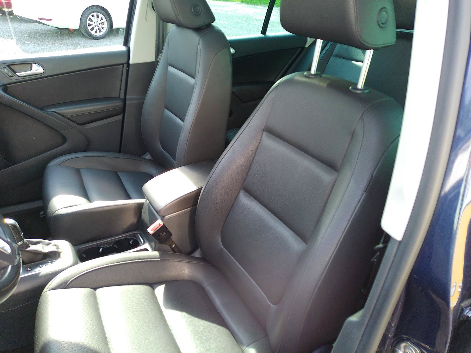 Used 2016 Volkswagen Tiguan SE AWD/4WD image 12