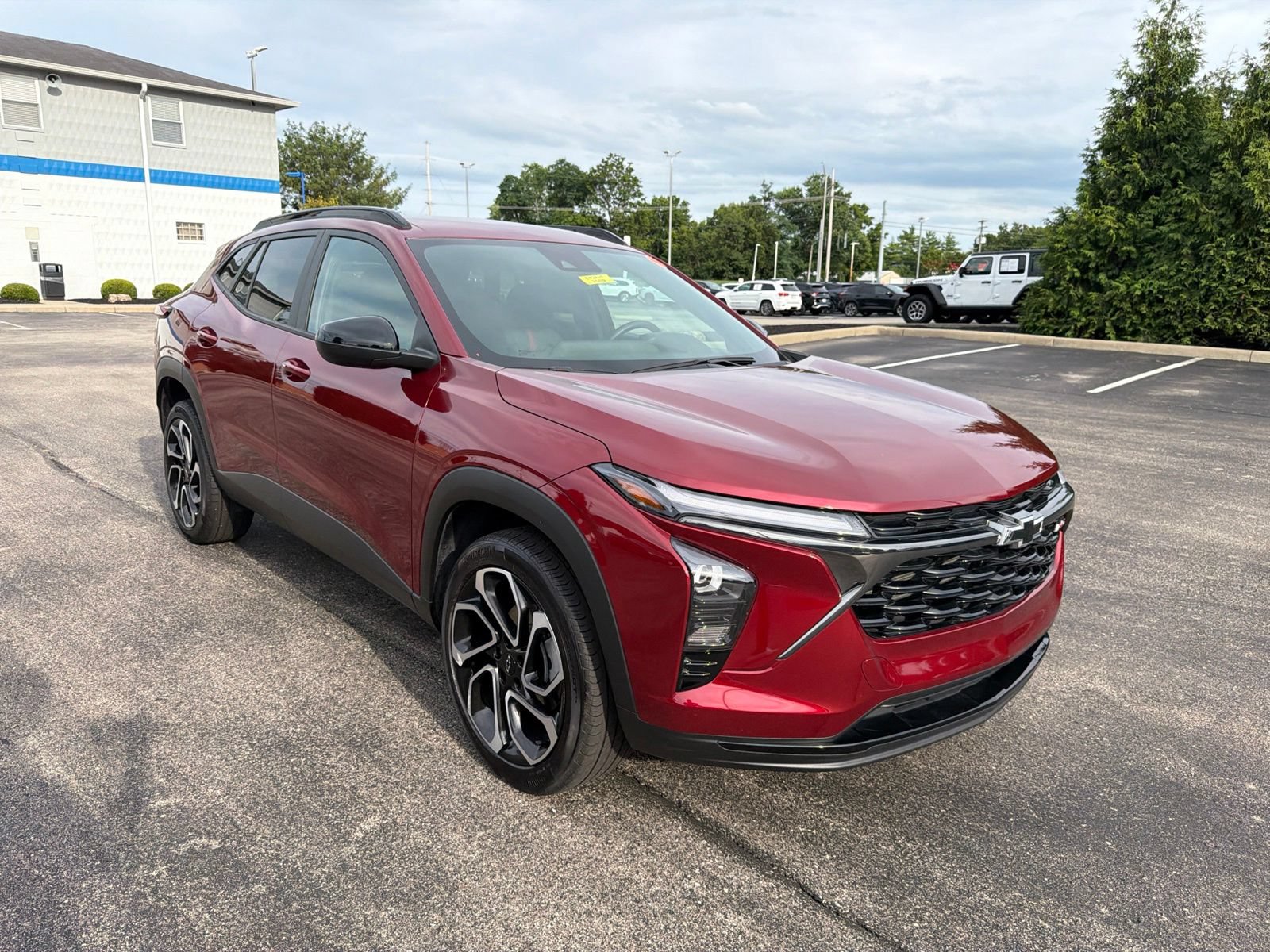 Used 2024 Chevrolet Trax RS FWD image 7