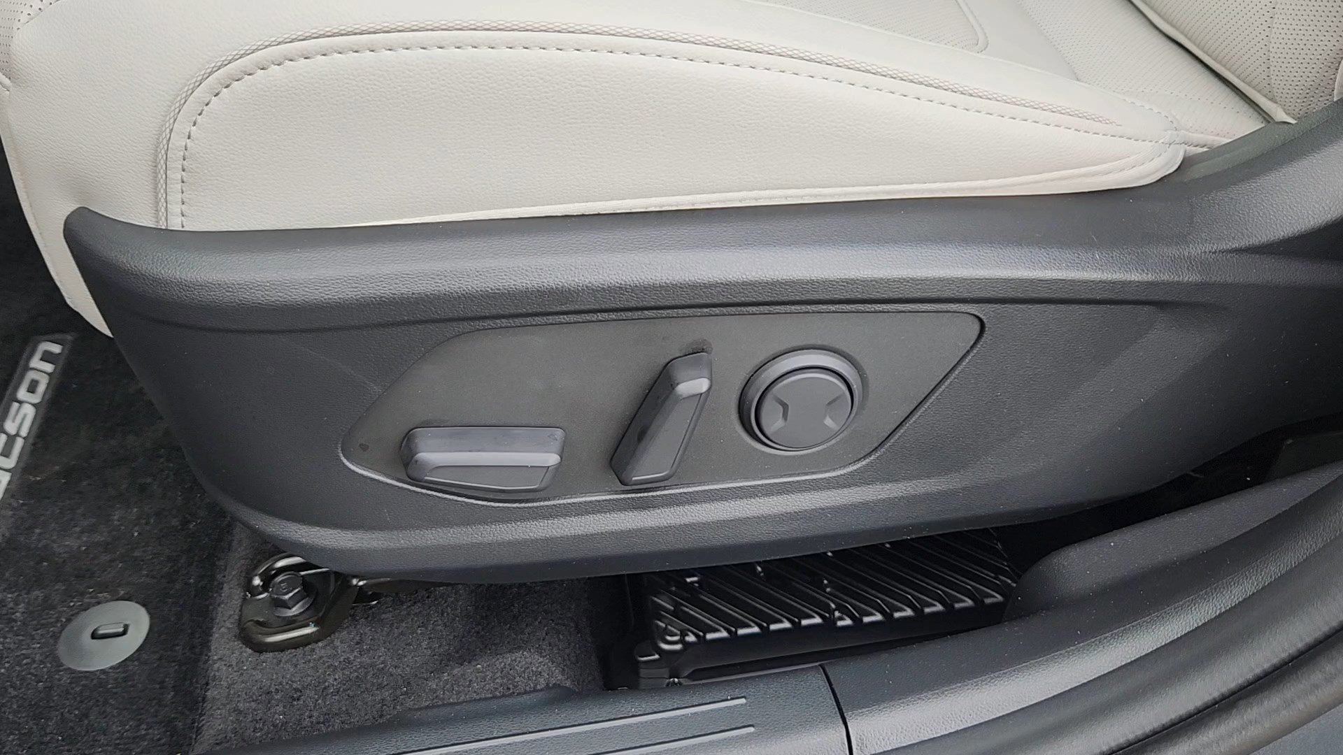 New 2026 Hyundai Tucson Limited AWD/4WD image 8