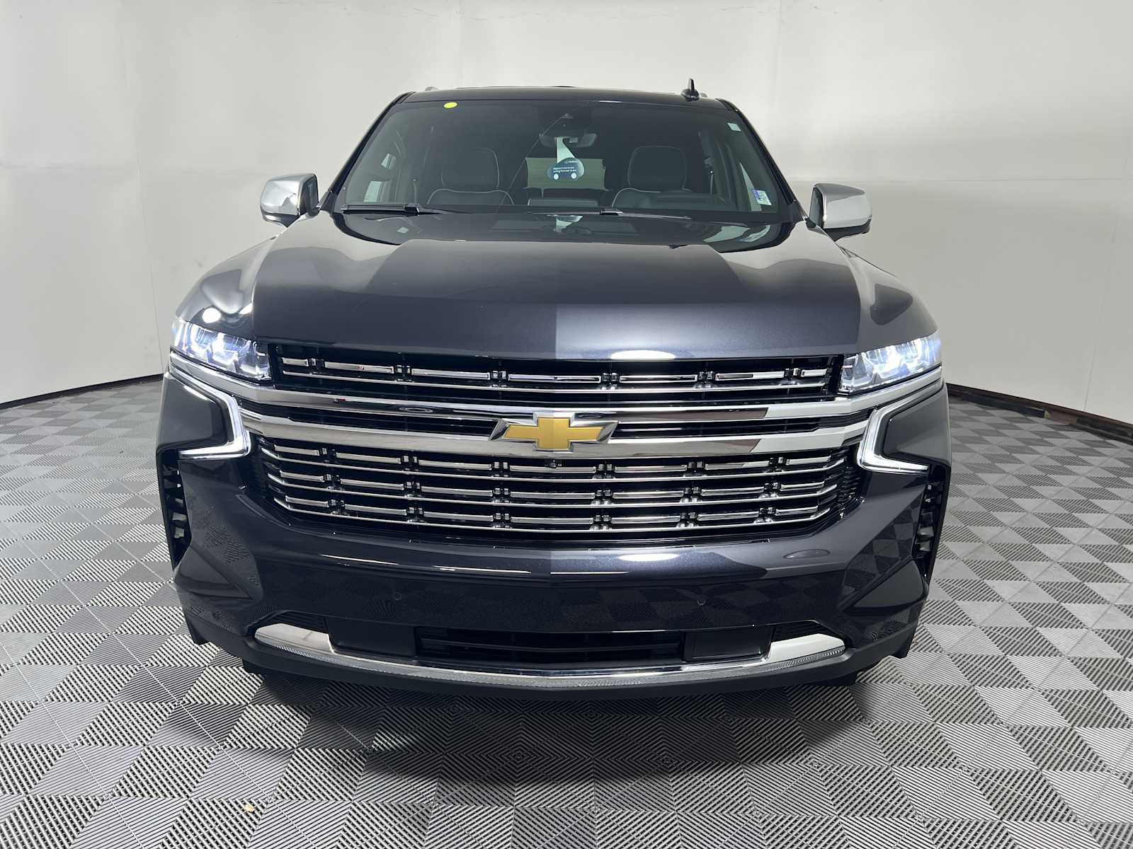 Used 2024 Chevrolet Tahoe Premier w/ Premium Package RWD image 2