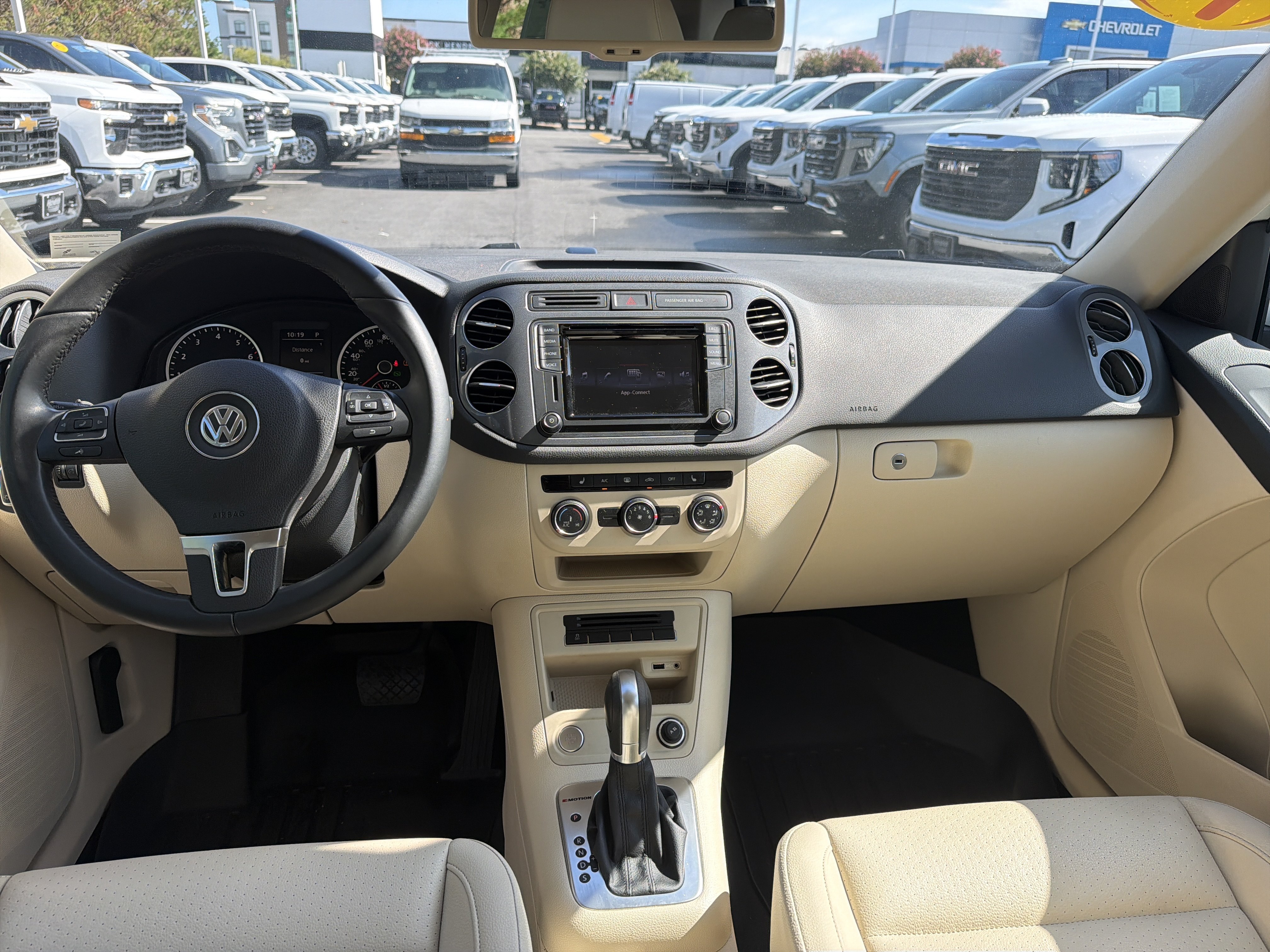 Used 2017 Volkswagen Tiguan S AWD/4WD image 30