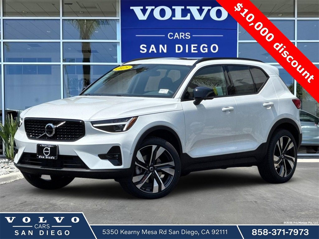 New 2025 Volvo XC40 B5 Plus w/ Protection Package Premier
