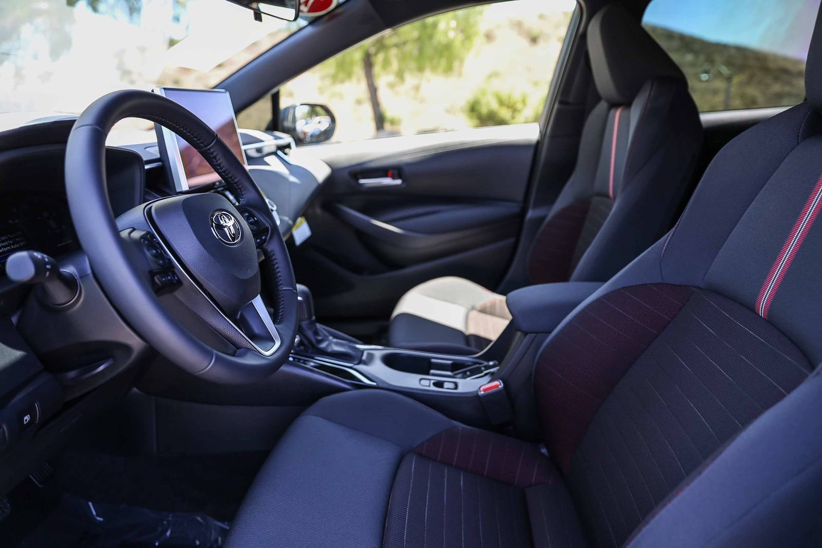 Certified 2026 Toyota Corolla SE w/ SE Premium Package FWD image 18