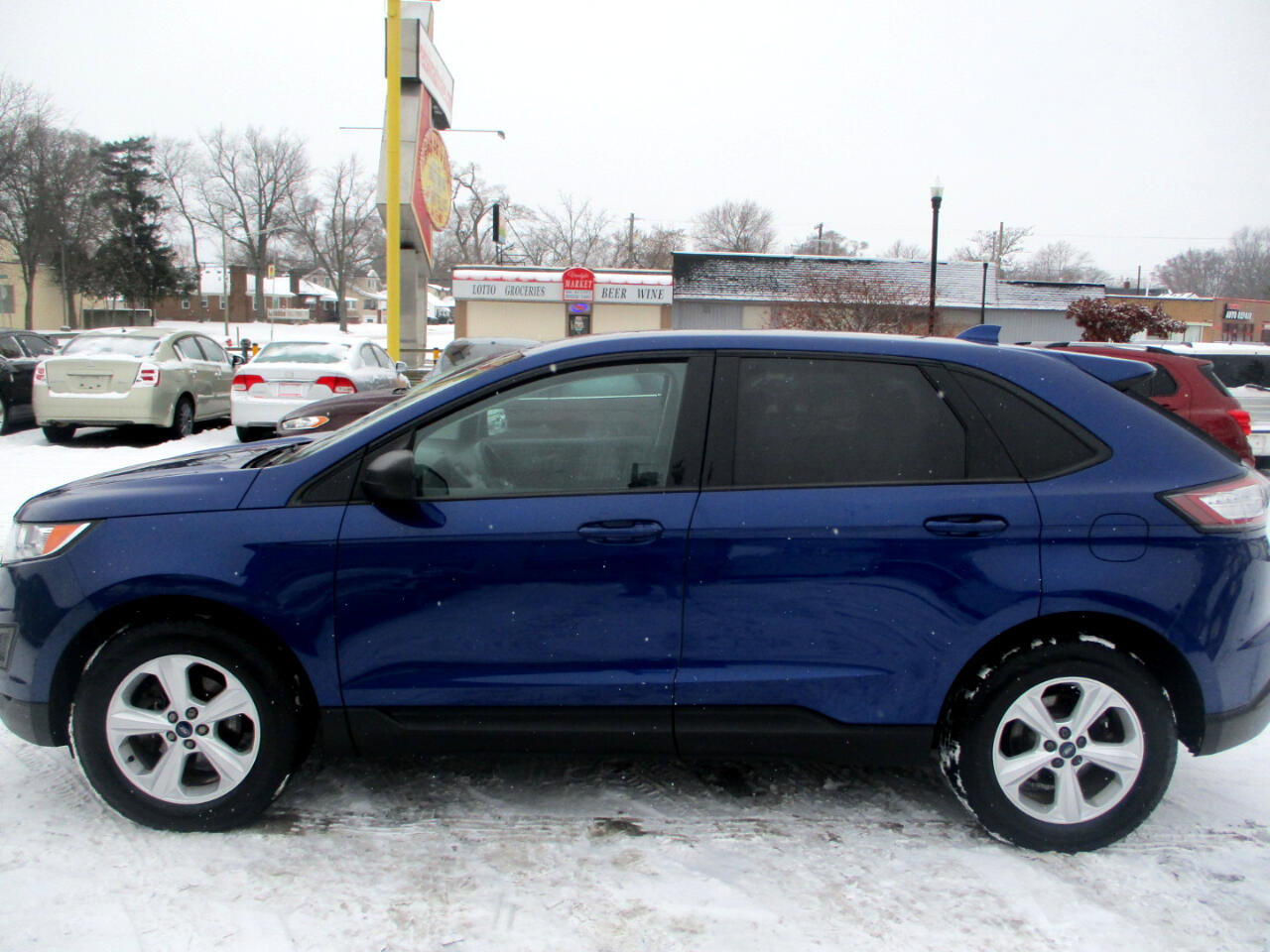 Used 2015 Ford Edge SE image 4
