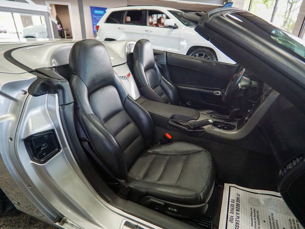 Used 2007 Chevrolet Corvette Convertible w/ Preferred Equipment Group RWD image 21