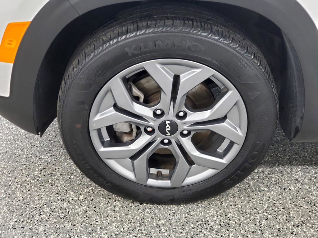 Used 2024 Kia Seltos S image 8