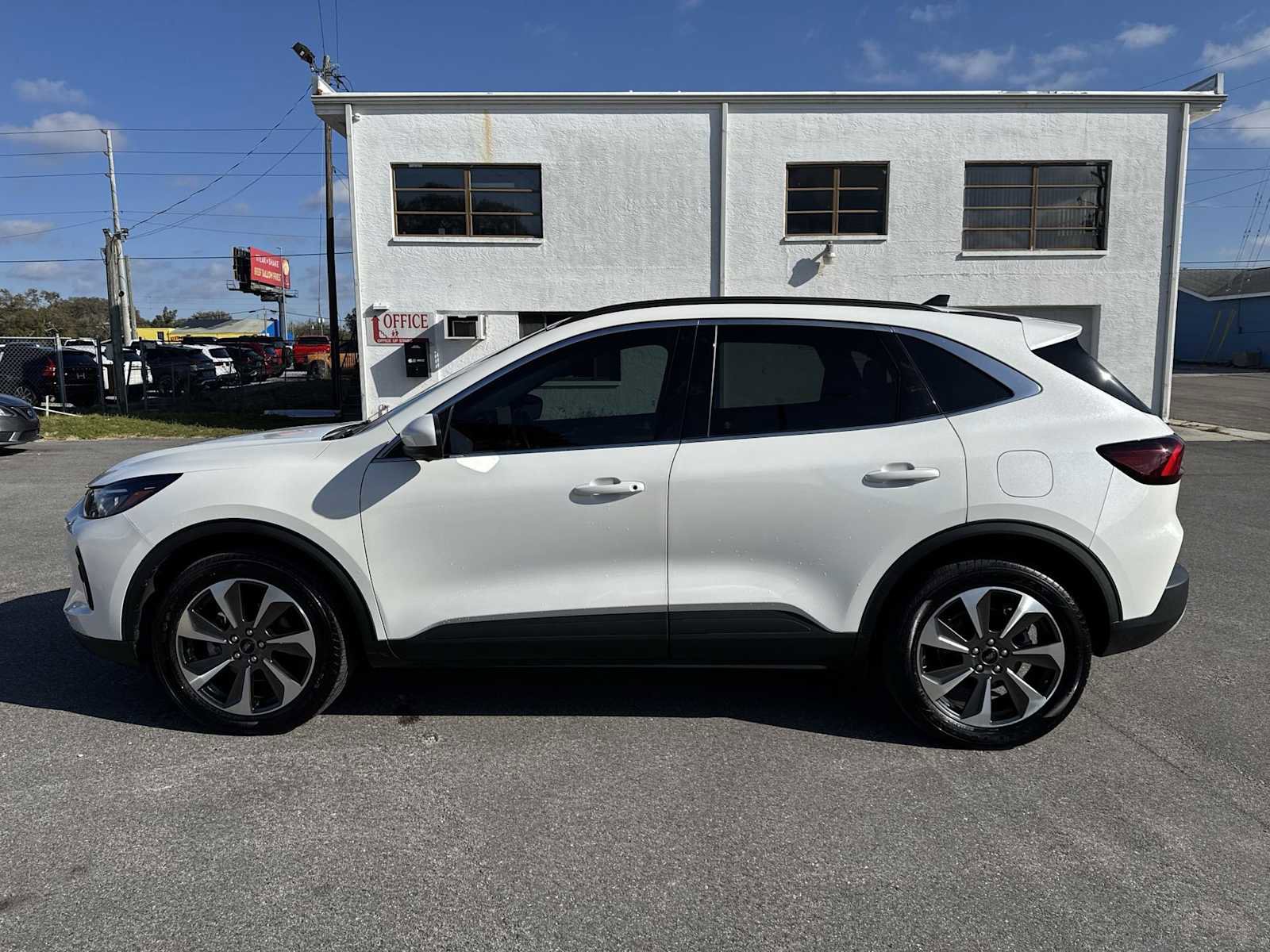 Used 2023 Ford Escape Platinum image 3