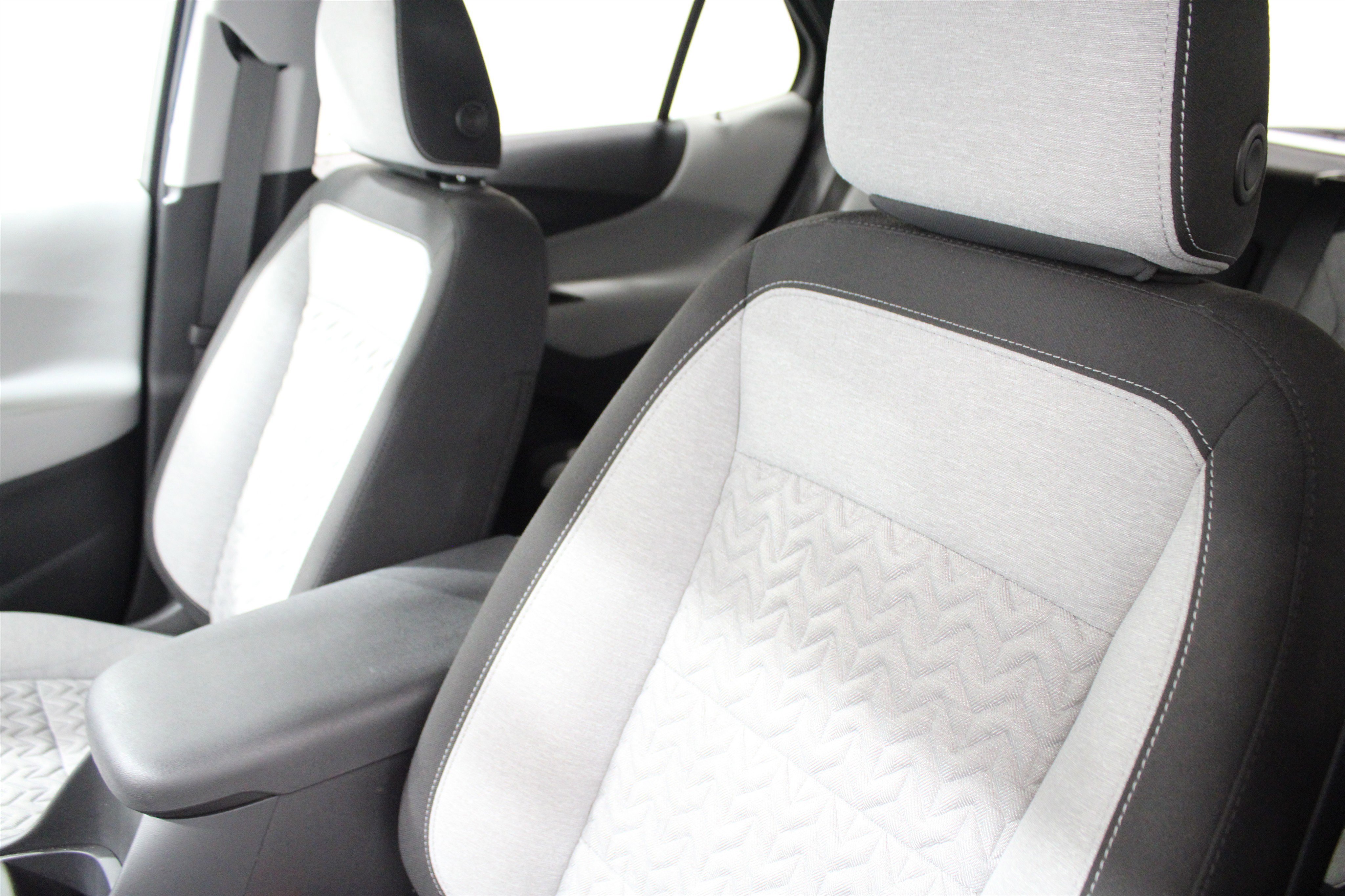 Used 2023 Chevrolet Equinox LT w/ LPO, Floor Liner Package image 6