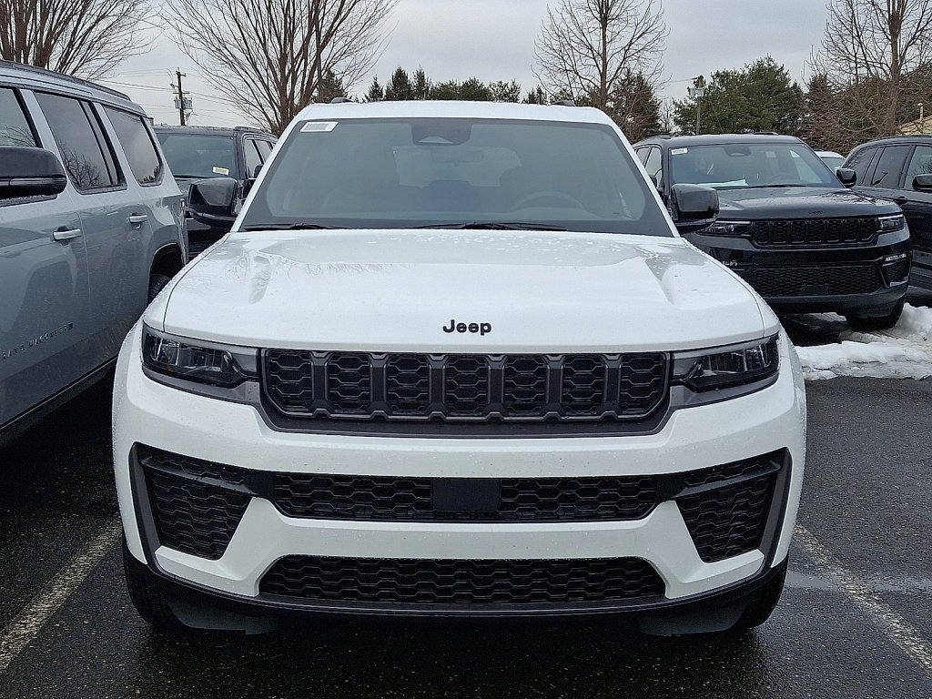 New 2026 Jeep Grand Cherokee Laredo image 2