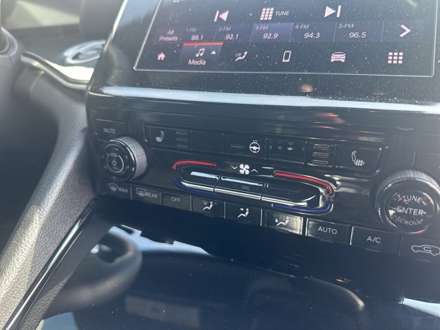 Used 2022 Jeep Grand Cherokee L Laredo image 24