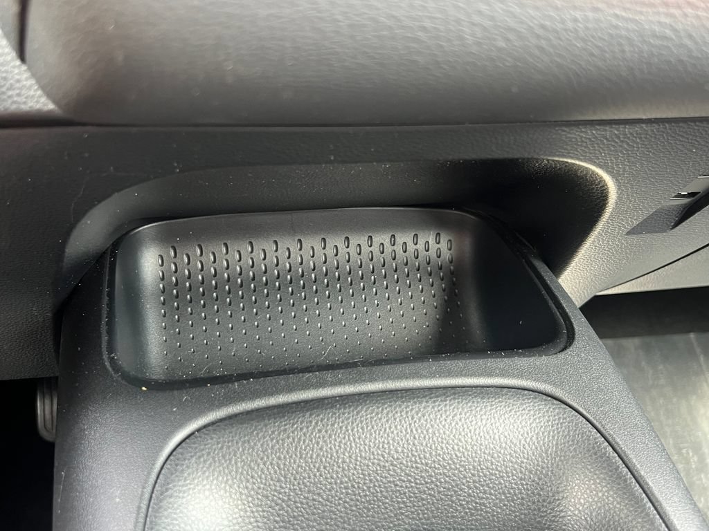 Used 2022 Toyota Corolla LE FWD image 29