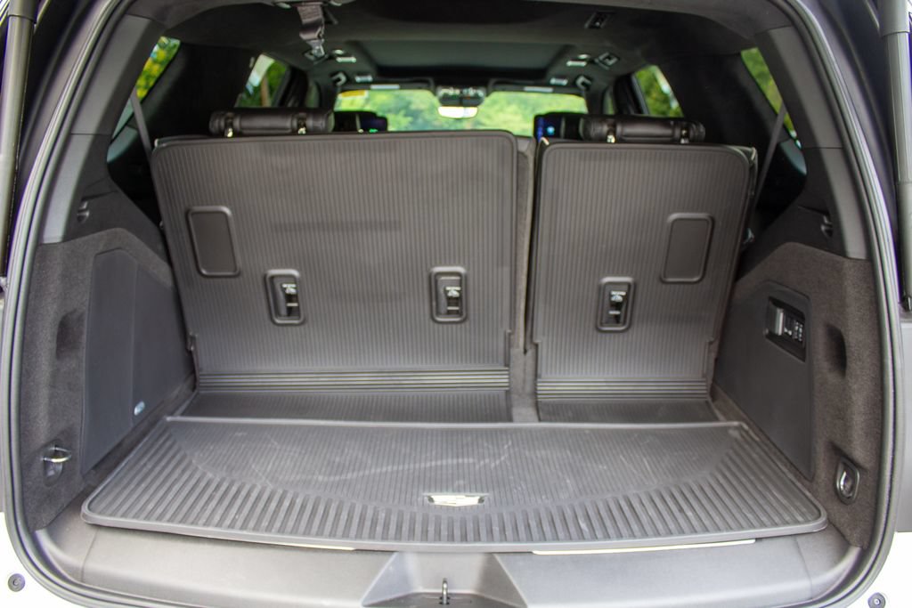 Used 2026 Cadillac Escalade V w/ LPO, ONYX Package AWD/4WD image 25
