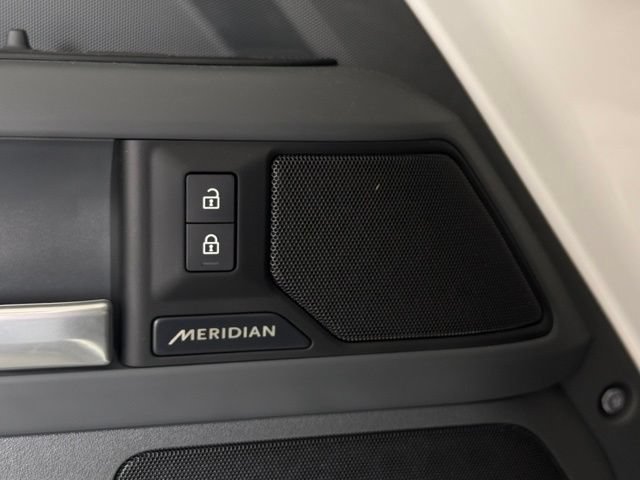Used 2025 Land Rover Defender 110 S AWD/4WD image 29