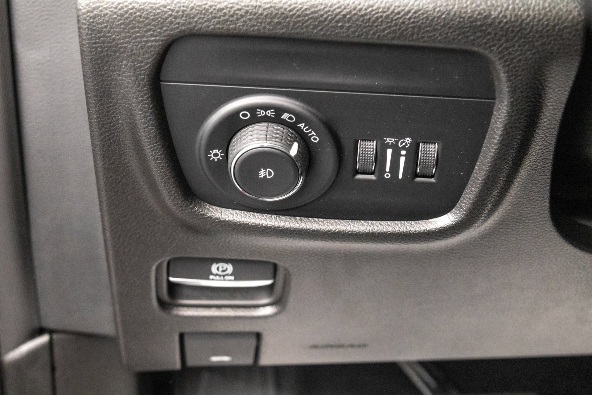 Used 2022 Jeep Grand Cherokee L Limited AWD/4WD image 18