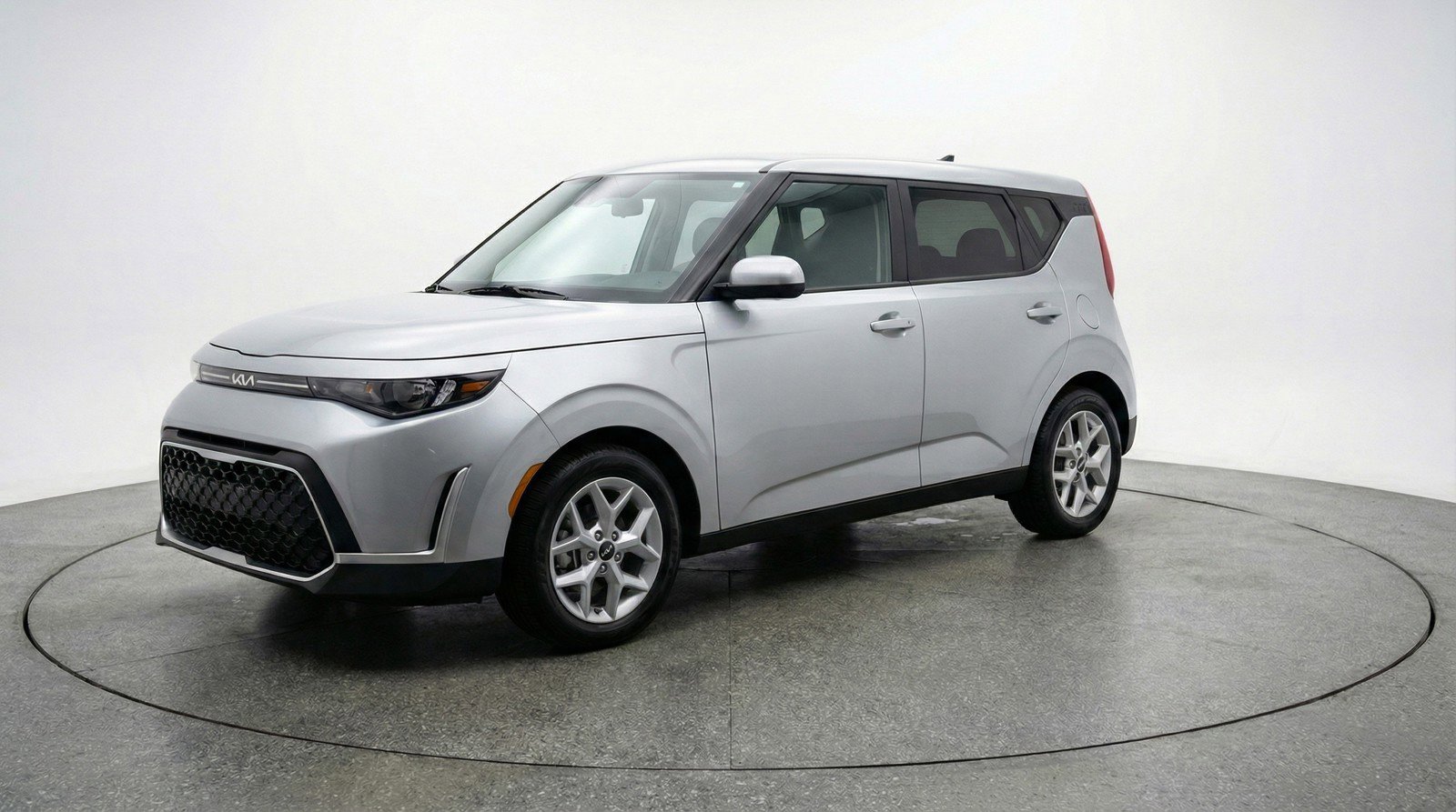 Used 2025 Kia Soul LX w/ LX Technology Package image 3