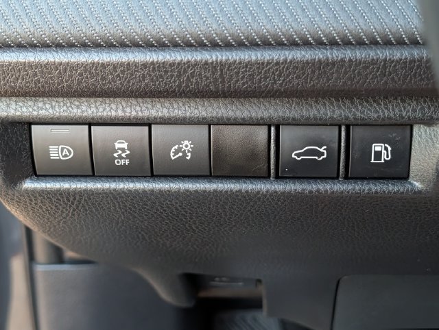 Used 2025 Toyota Camry SE FWD image 23