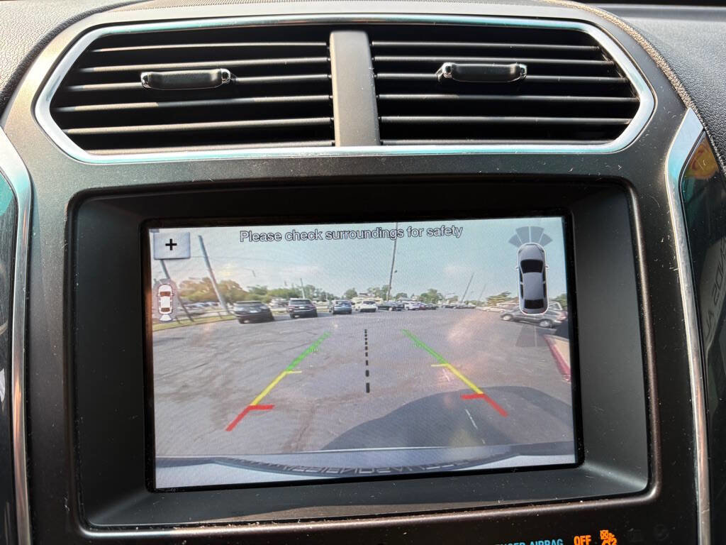 Used 2017 Ford Explorer Limited image 21