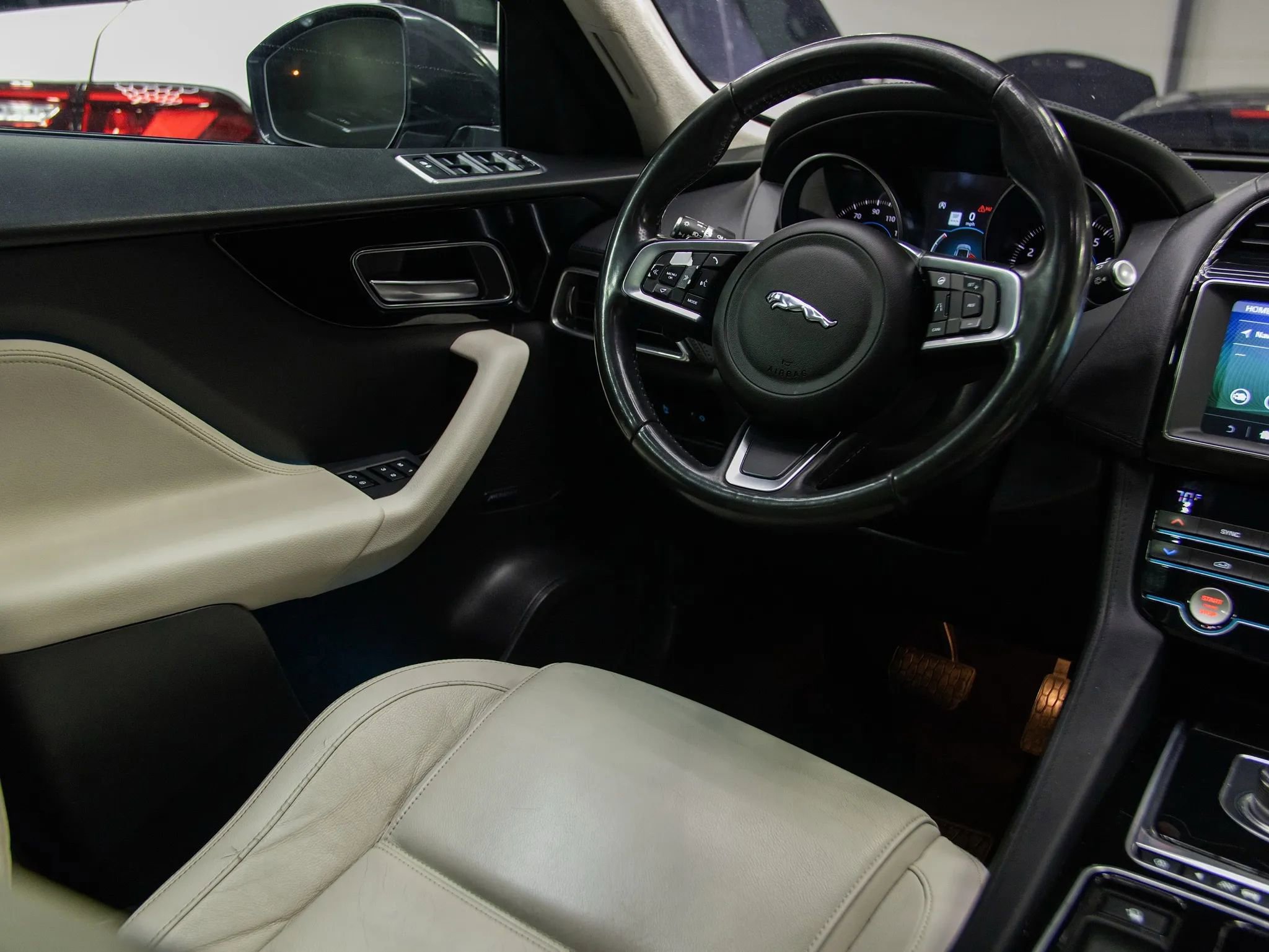 Used 2020 Jaguar F-PACE Prestige image 39