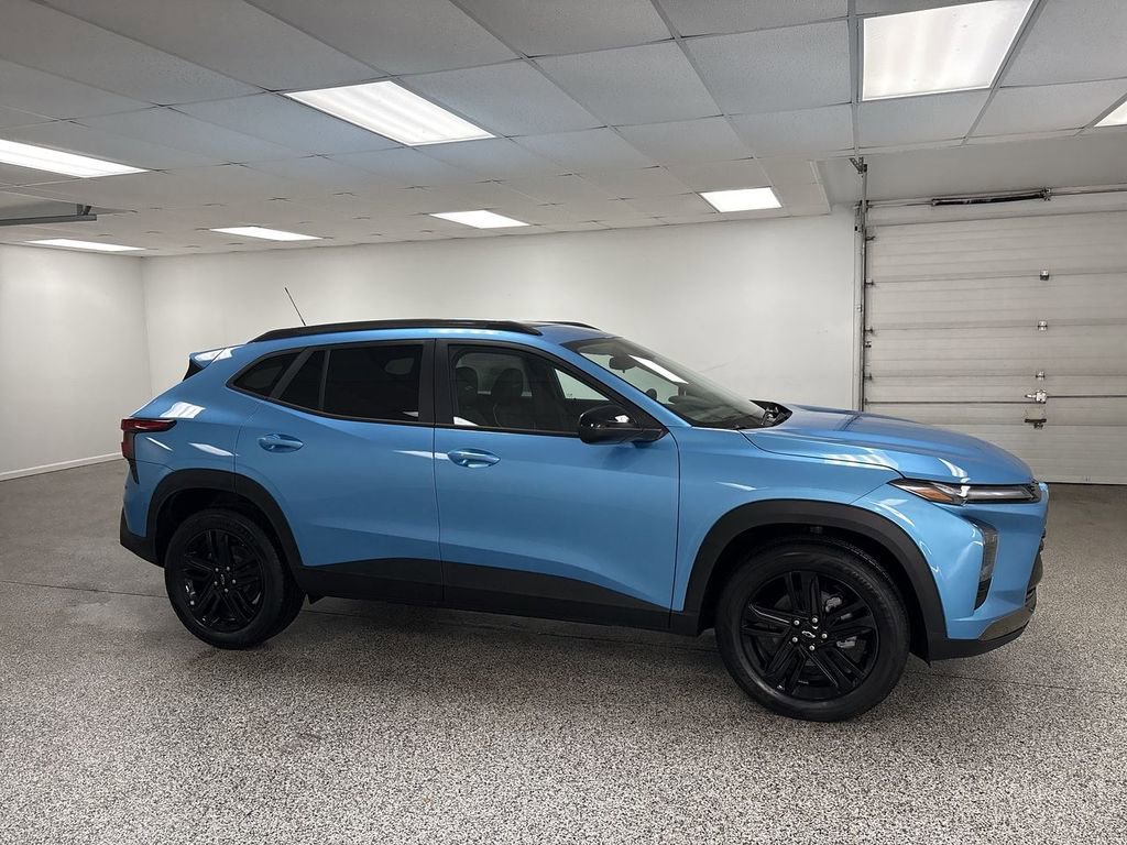 New 2026 Chevrolet Trax ACTIV w/ Sunroof Package
