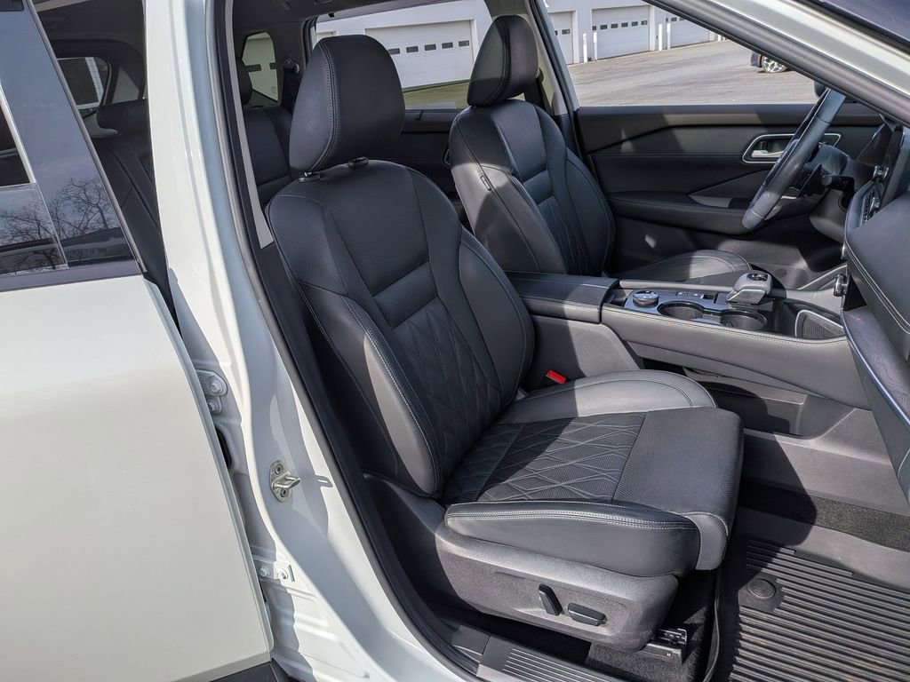 Used 2023 Nissan Rogue Platinum w/ Platinum Premium Package image 24