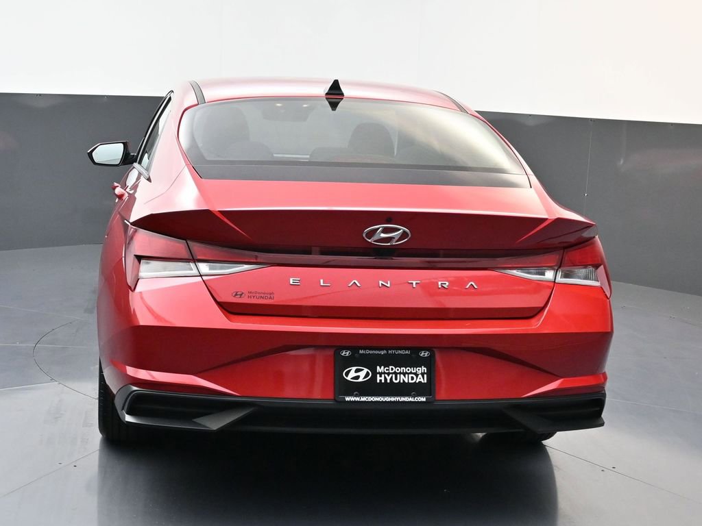 Certified 2023 Hyundai Elantra SEL w/ Preferred Accessory Package image 5