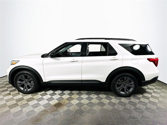 Used 2022 Ford Explorer XLT w/ Equipment Group 202A image 6