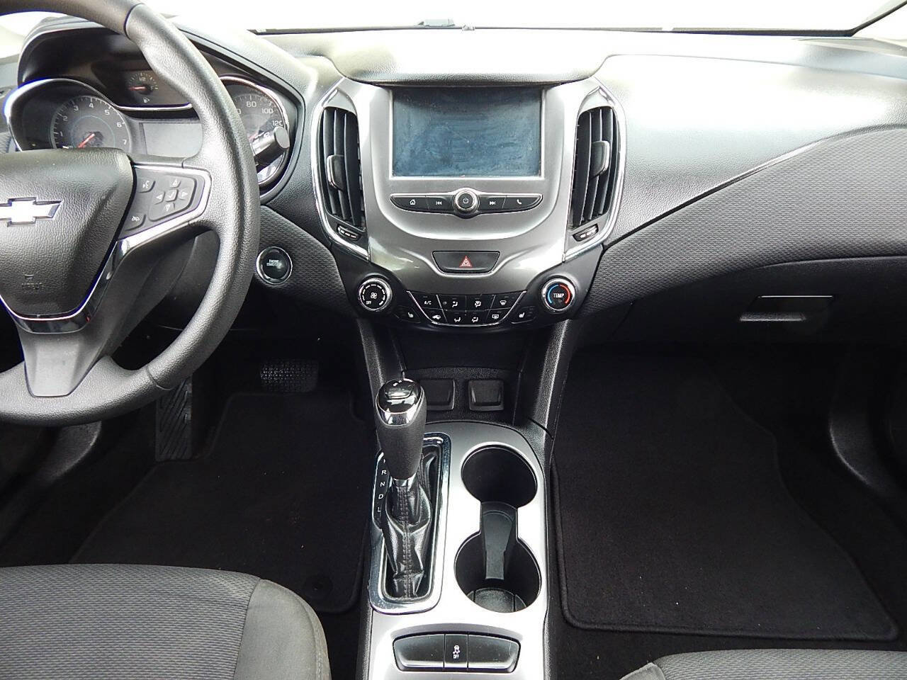 Used 2017 Chevrolet Cruze LT w/ Convenience Package FWD image 19