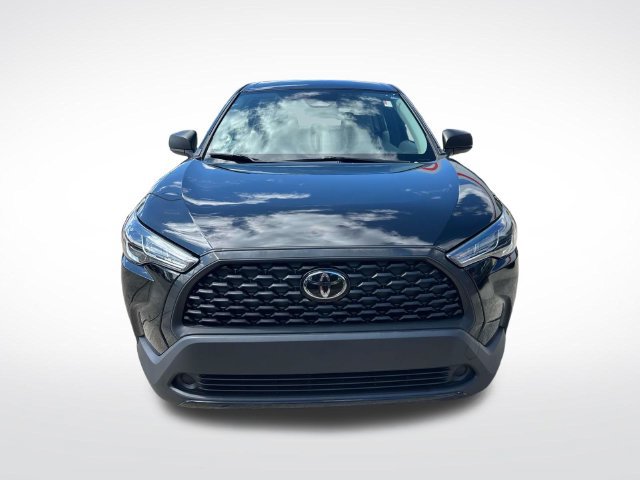 Used 2024 Toyota Corolla Cross L FWD image 2