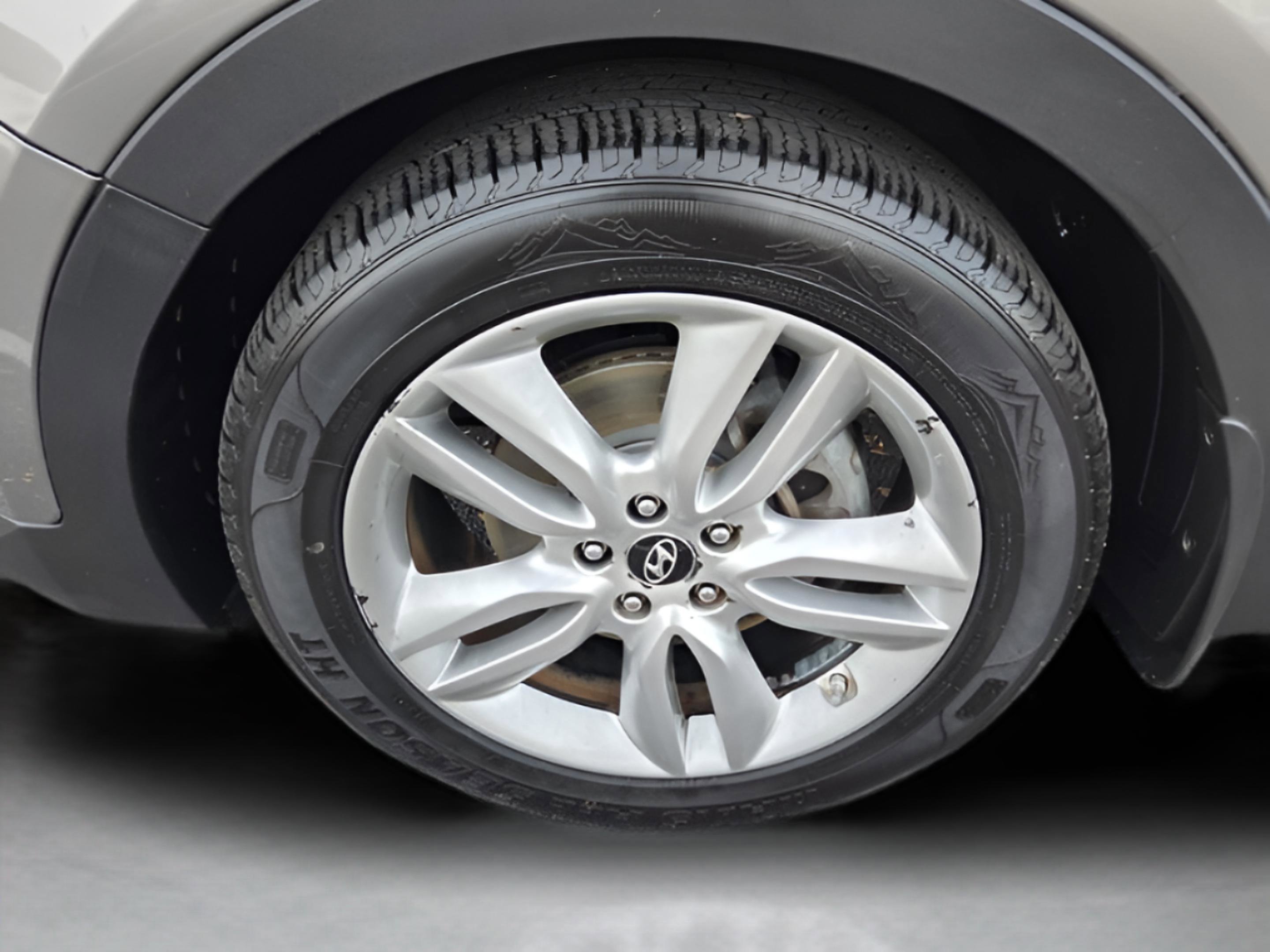 Used 2014 Hyundai Santa Fe Sport 2.0T w/ Technology Package 05 image 30