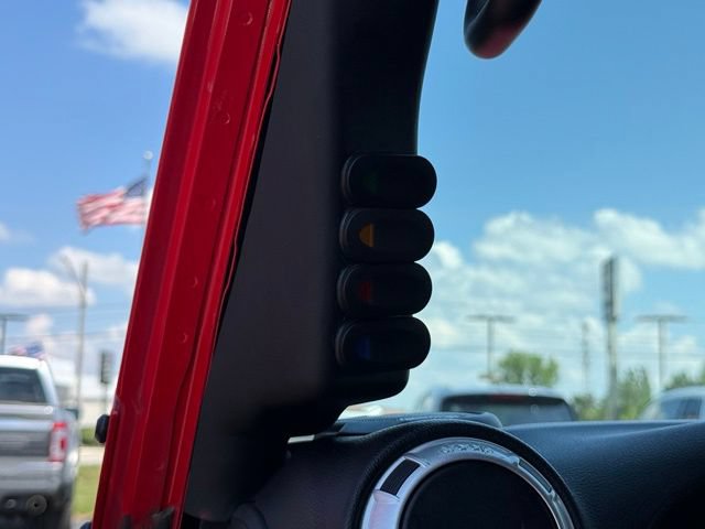 Used 2016 Jeep Wrangler Unlimited Rubicon AWD/4WD image 10