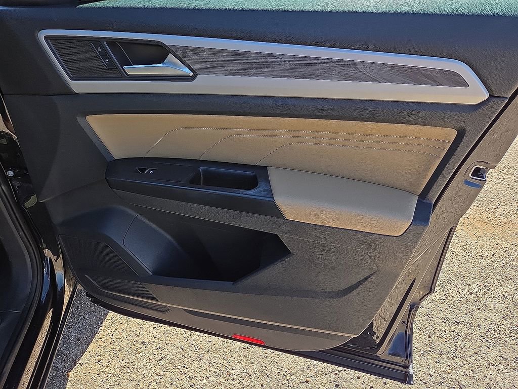 Used 2021 Volkswagen Atlas Cross Sport SE image 13