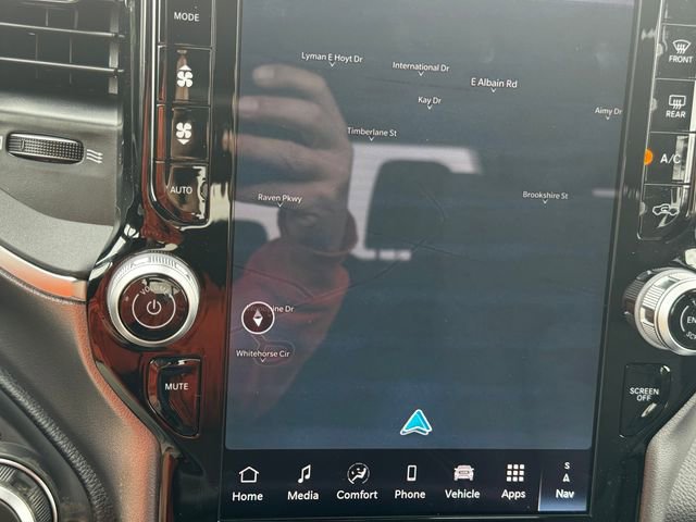 New 2026 RAM 1500 4x4 Crew Cab image 33