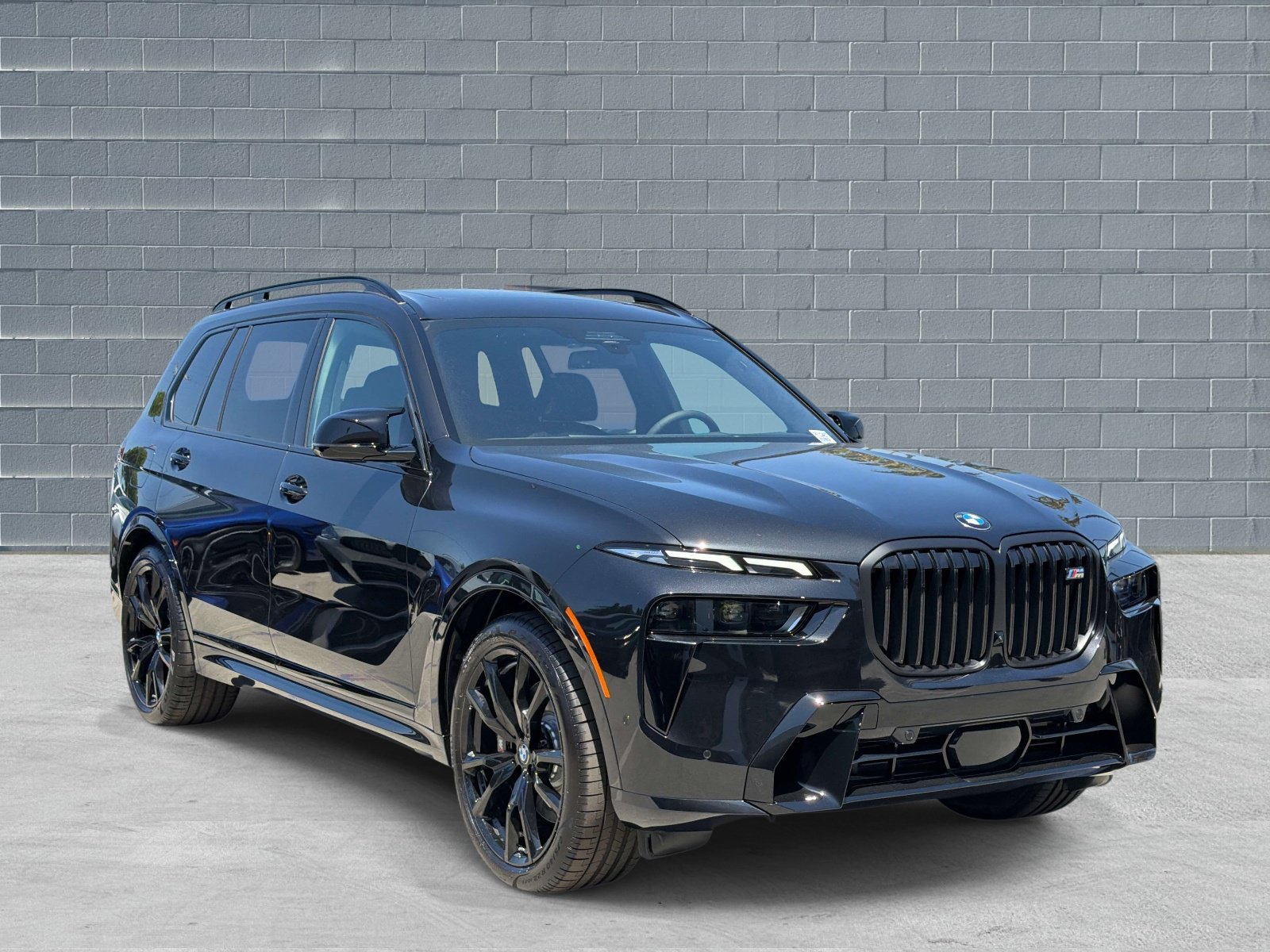 New 2026 BMW X7 M60i AWD/4WD image 1