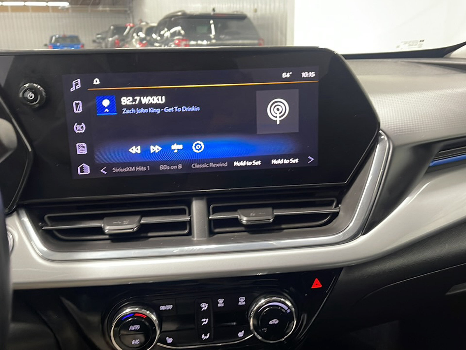Used 2024 Chevrolet Trax LT w/ Driver Confidence Package FWD image 8