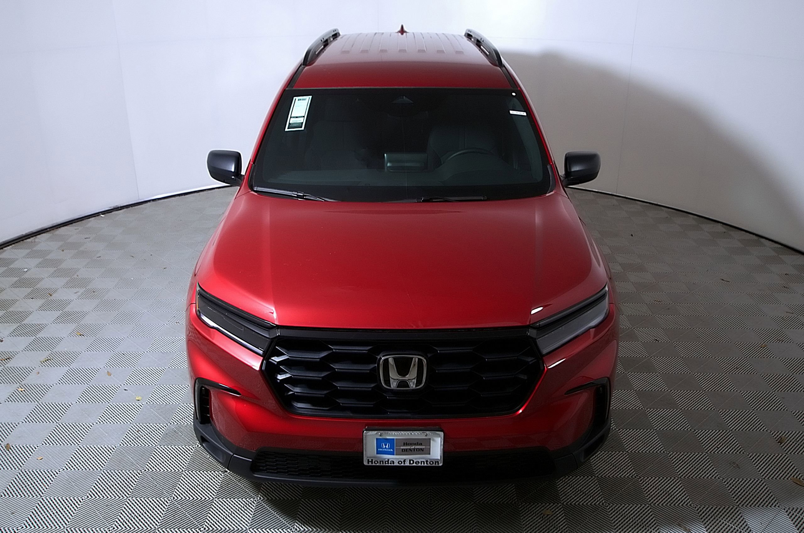 Used 2025 Honda Pilot Sport image 4