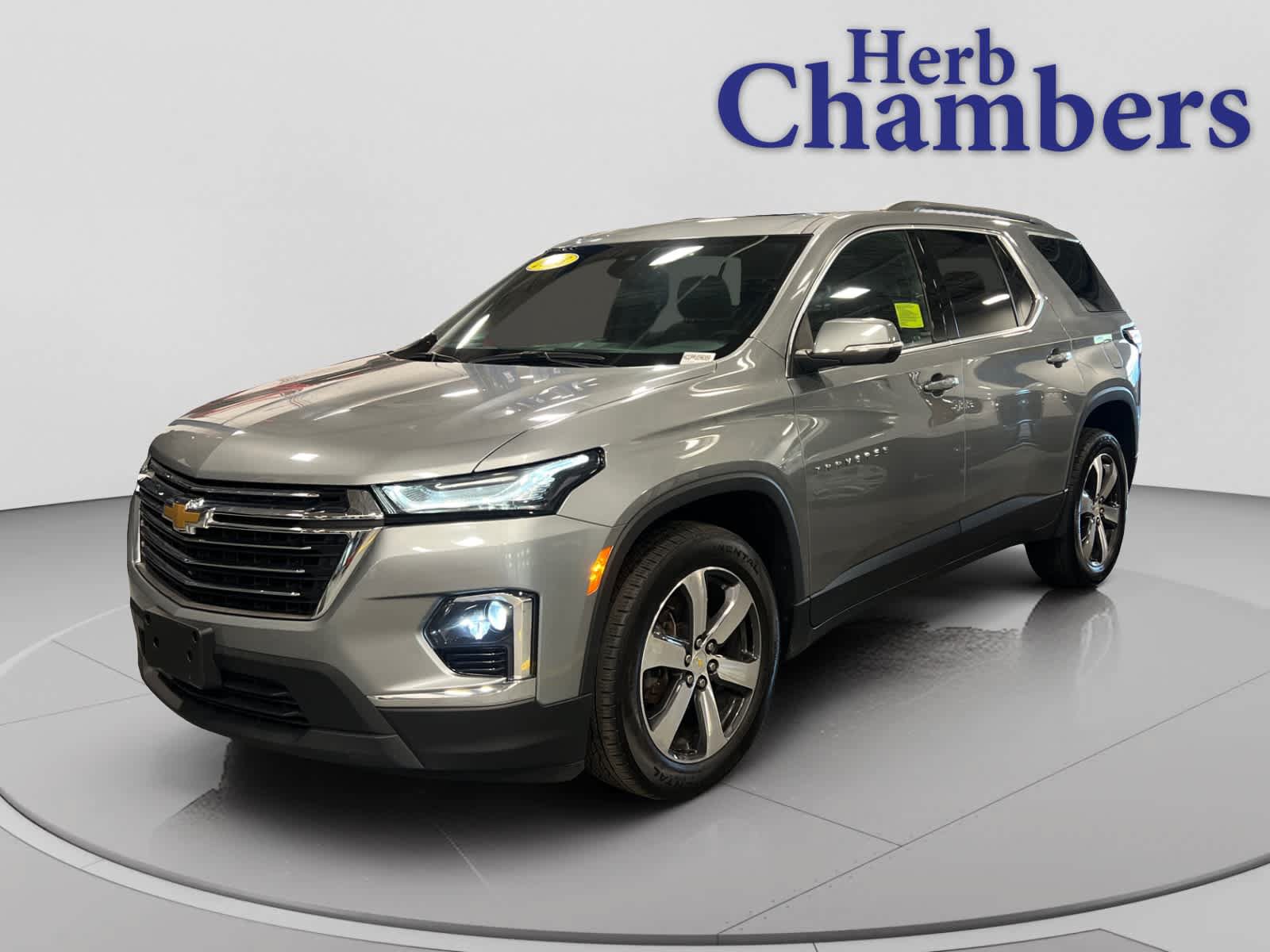 Used 2023 Chevrolet Traverse LT w/ LT Premium Package AWD/4WD image 4