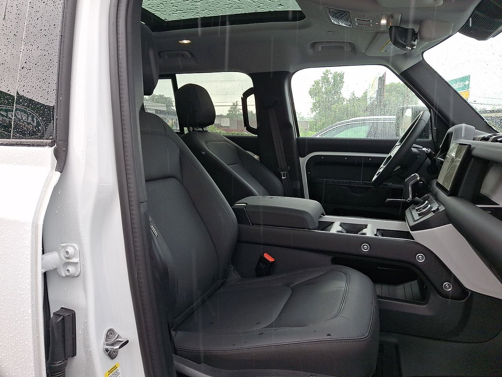 Certified 2025 Land Rover Defender 110 S AWD/4WD image 30