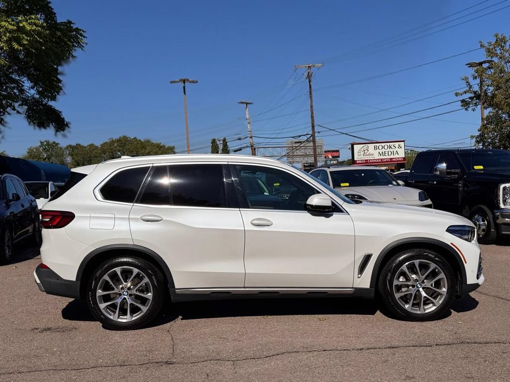 Used 2022 BMW X5 xDrive40i w/ Premium Package AWD/4WD image 7