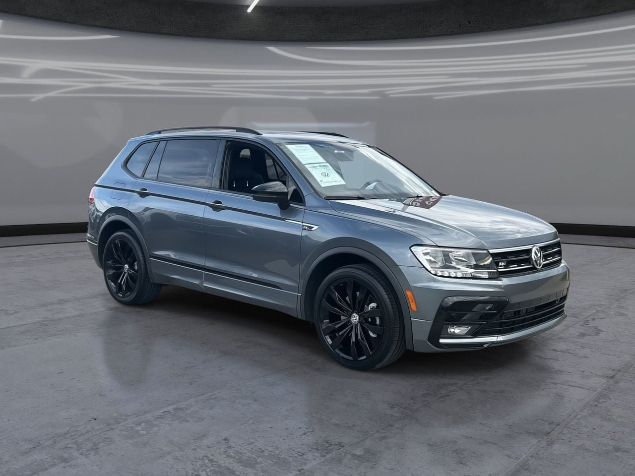 Certified 2021 Volkswagen Tiguan SE R-Line FWD image 2