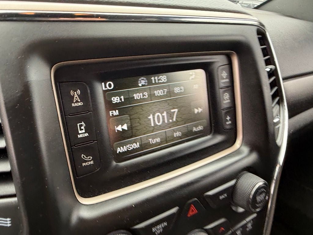 Used 2016 Jeep Grand Cherokee Laredo w/ Quick Order Package 23E AWD/4WD image 27